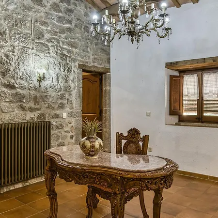 Masia Mas Tibau Country house